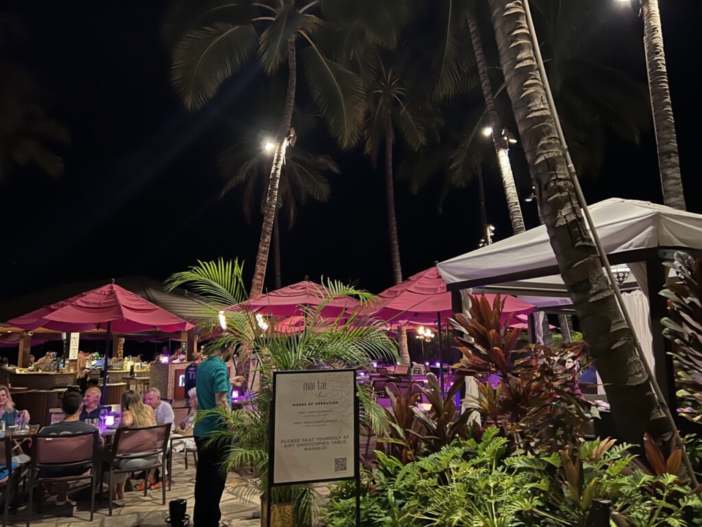 MAI TAI BAR オンザビーチのバーで過ごすハワイの格別なひととき【ロイヤルハワイアンホテル】│ハワイに行ったら人生変わった